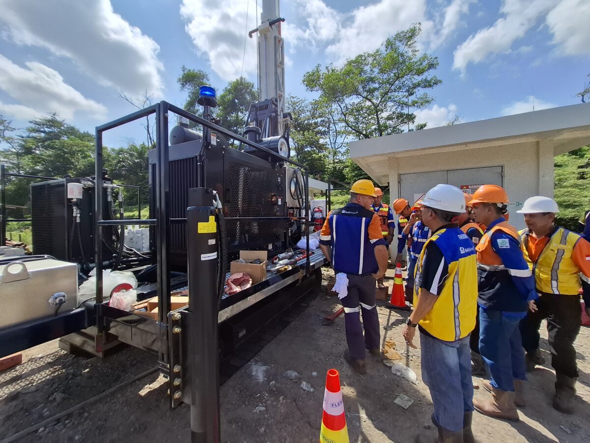 Lf 90 Rig Penyerahan, Commissioning dan Training unit LF™90DT Drill Rig untuk PT ...