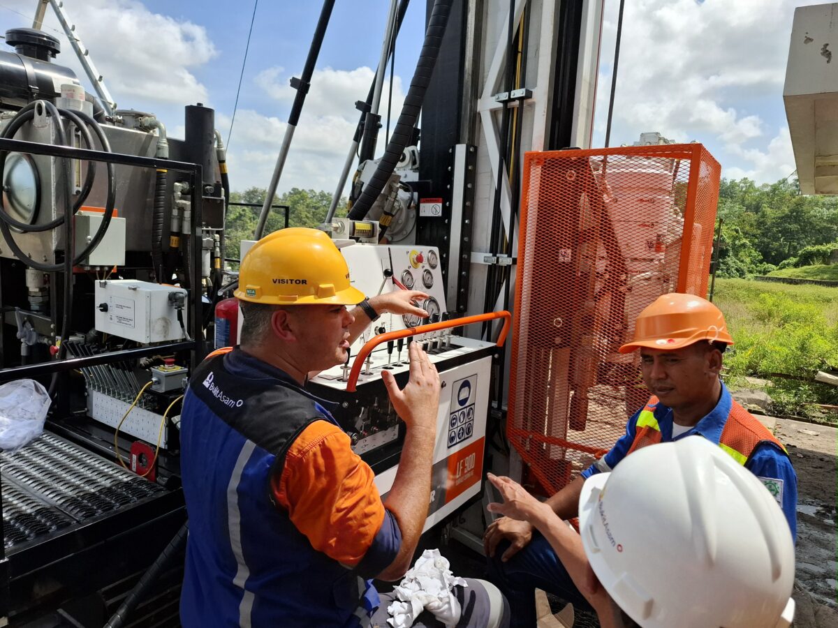 Lf 90 Rig Penyerahan, Commissioning dan Training unit LF™90DT Drill Rig untuk PT ...